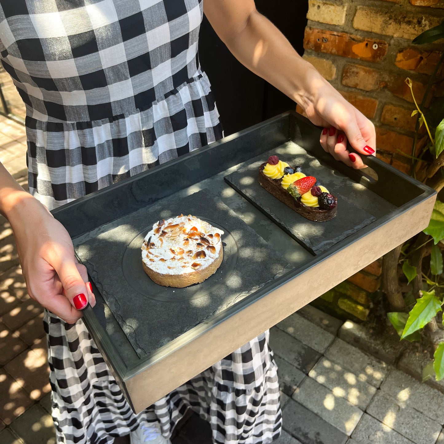 HOPE TRAY WITH HANDLE - SLATE - GRAPHITE COLOR