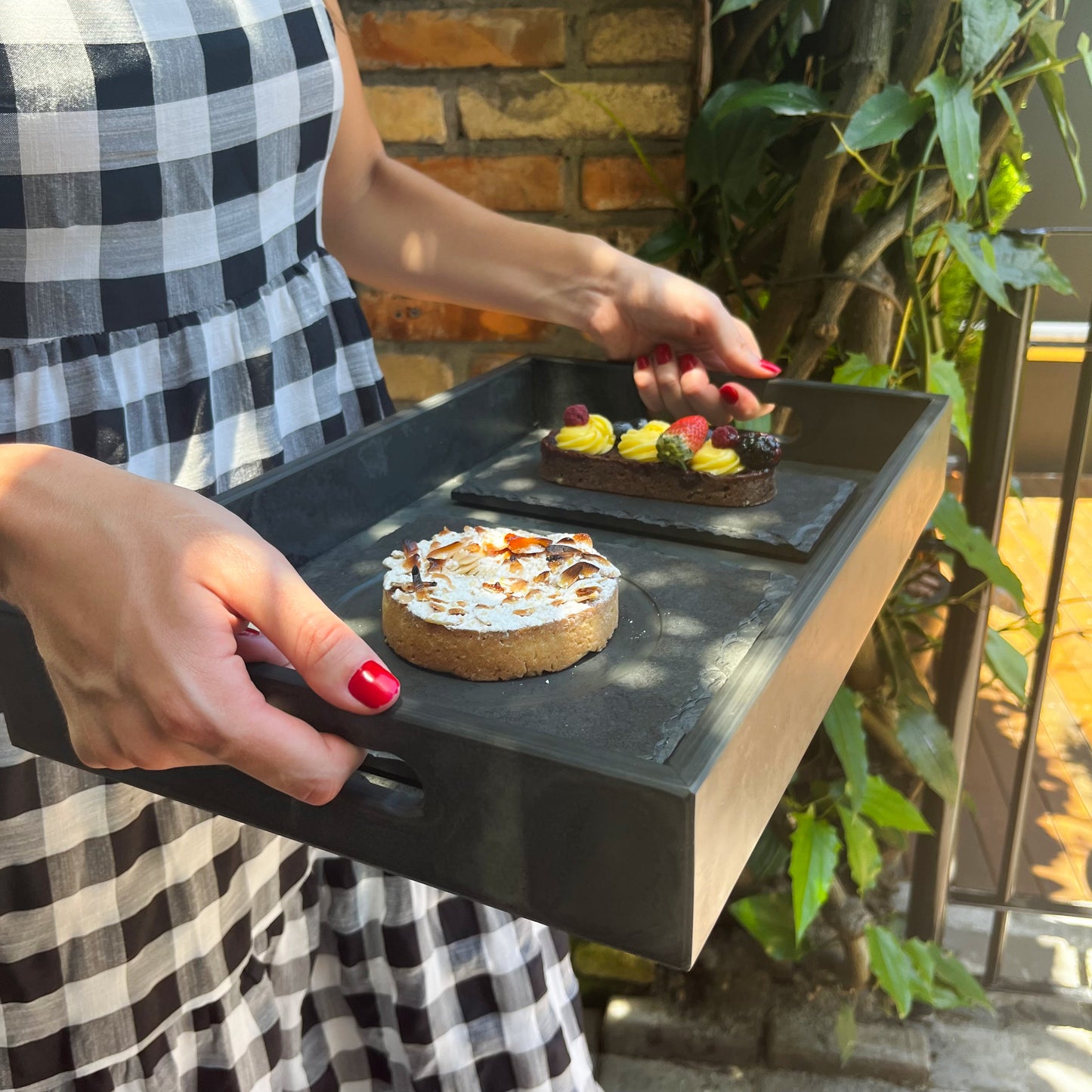 HOPE TRAY WITH HANDLE - SLATE - GRAPHITE COLOR
